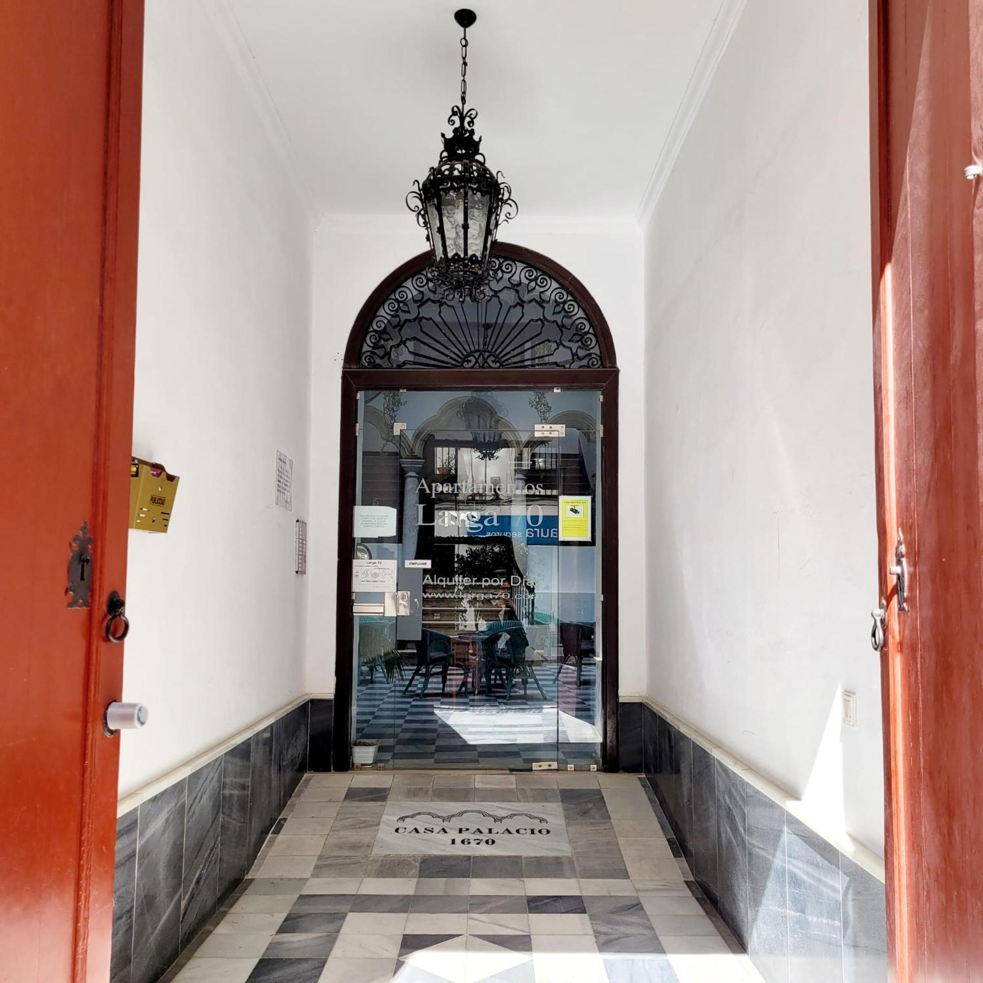 Apartamentos Larga 70 El Puerto de Santa María Kültér fotó