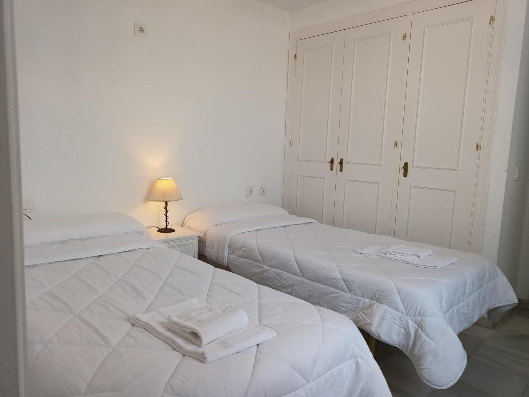 Apartamentos Larga 70 El Puerto de Santa María Kültér fotó